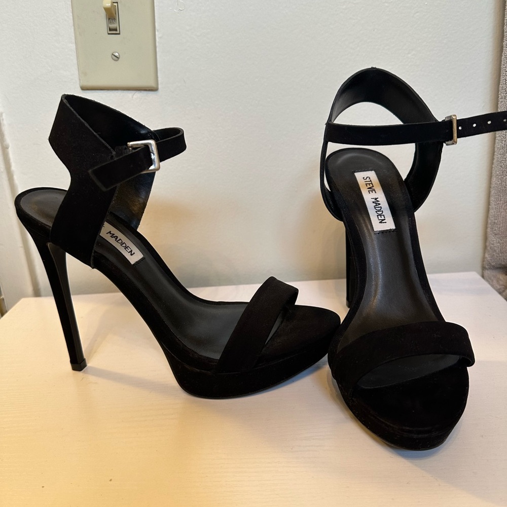 Steve Madden Black Platform heels. Never been worn/brand new. Size 7